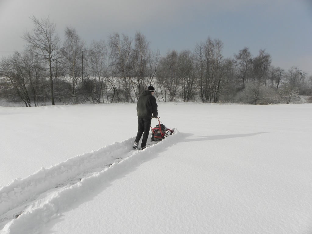 Sekačky a mulčovače Tekton v zimě radlice na sníh.